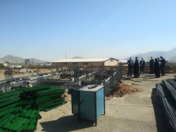 بازدید رئیس مجمع خیرین مدرسه ساز استان مرکزی از پروژه در حال ساخت خوابگاه پردیس زینب کبری (س) 2