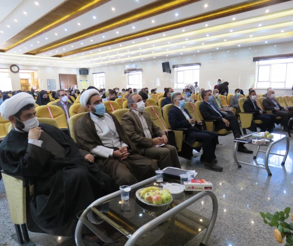 افزایش شایستگی های عمومی، تخصصی و حرفه ای در دوره دانشجویی
 10