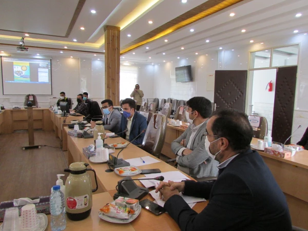 نشست مشترک شورای صنفی و نمایندگان کلاس های دانشجویان با مسئولین پردیس های دانشگاه فرهنگیان استان مرکزی برگزار شد 7