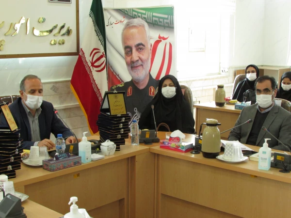 هدف بنیاد پرورش انسان های مولد برای توسعه تعلیم و تربیت است 7