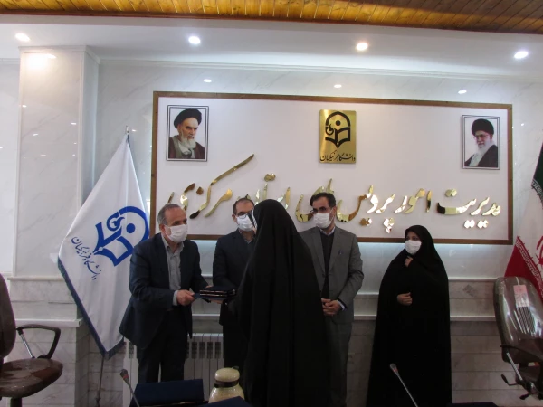 هدف بنیاد پرورش انسان های مولد برای توسعه تعلیم و تربیت است 14