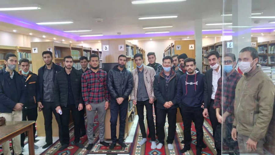 بازدید دانشجویان از کتابخانه پردیس شهید باهنر 3