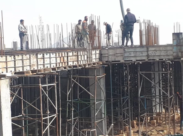 بتن ریزی سقف طبقه همکف خوابگاه خیرساز پردیس حضرت زینب کبری به اتمام رسید 4