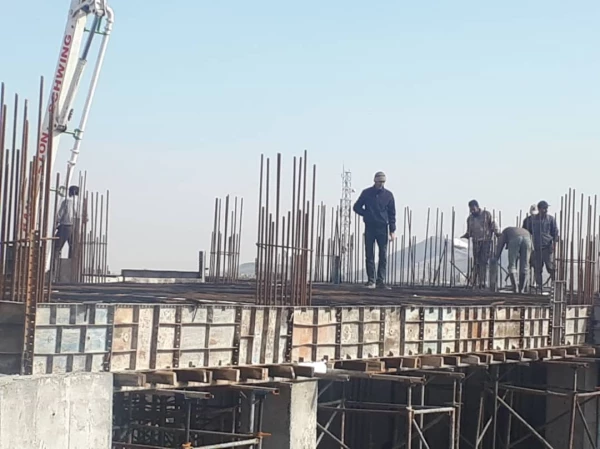 بتن ریزی سقف طبقه همکف خوابگاه خیرساز پردیس حضرت زینب کبری به اتمام رسید 6