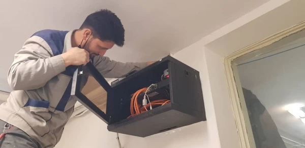 سیستم دوربین های مداربسته دانشگاه به شبکه فیبر نوری متصل شد 4