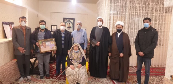 سرپرست  دانشگاه فرهنگیان استان مرکزی با خانواده شهید «سالار پارسا» دیدار کرد 3