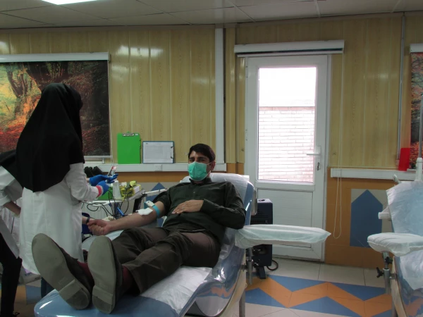 اهداء خون جمعی از کارکنان دانشگاه فرهنگیان استان مرکزی 4