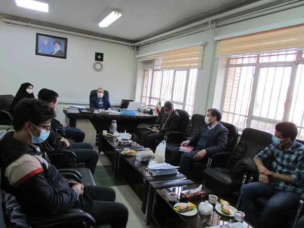 جلسه تکریم و معارفه اعضای شورای مرکزی کانون همیاران سلامت پردیس شهید باهنر برگزار شد 2