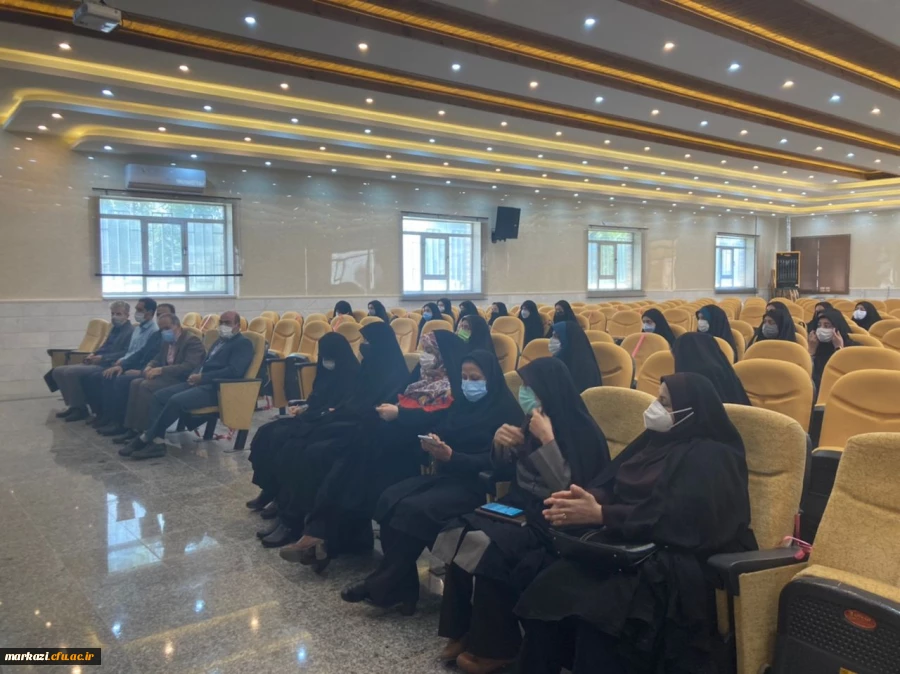 نشست صمیمی مسئولین با دانشجویان 6