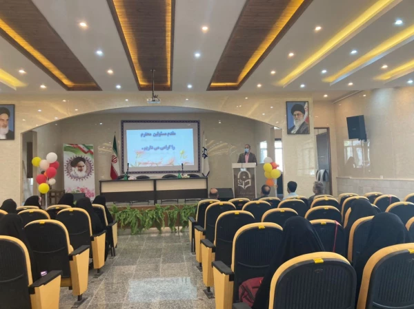 نشست صمیمی مسئولین با دانشجویان 10