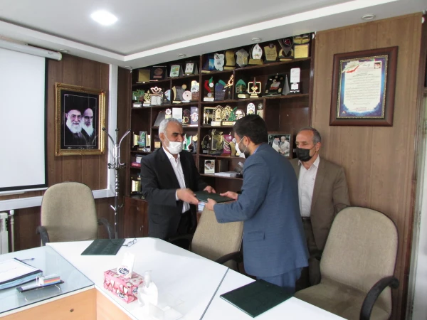 انعقاد تفاهمنامه سه جانبه آموزش و پرورش، دانشگاه فرهنگیان و بسیج دانشجویی استان مرکزی 6