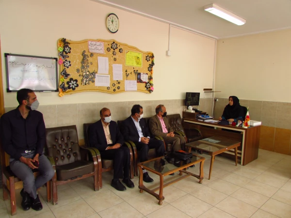 حضور سرپرست دانشگاه فرهنگیان استان مرکزی در مدارس و تبریک روز معلم  4