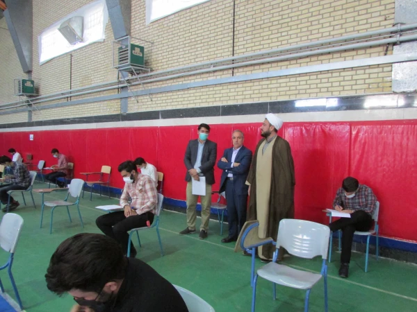 بازدید رئیس دانشگاه فرهنگیان استان از محل برگزاری امتحانات 4