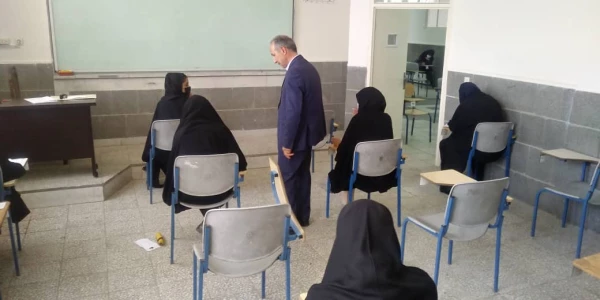 بازدید رئیس دانشگاه فرهنگیان استان از محل برگزاری امتحانات 8