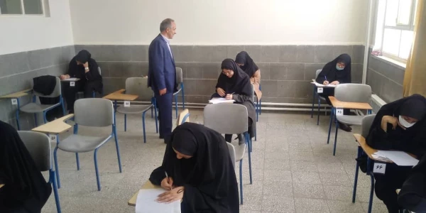 بازدید رئیس دانشگاه فرهنگیان استان از محل برگزاری امتحانات 9