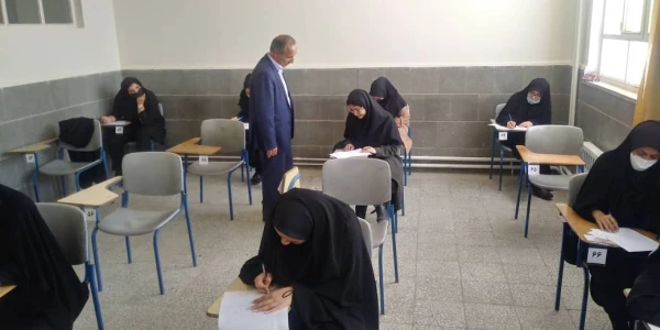بازدید رئیس دانشگاه فرهنگیان استان از محل برگزاری امتحانات 10