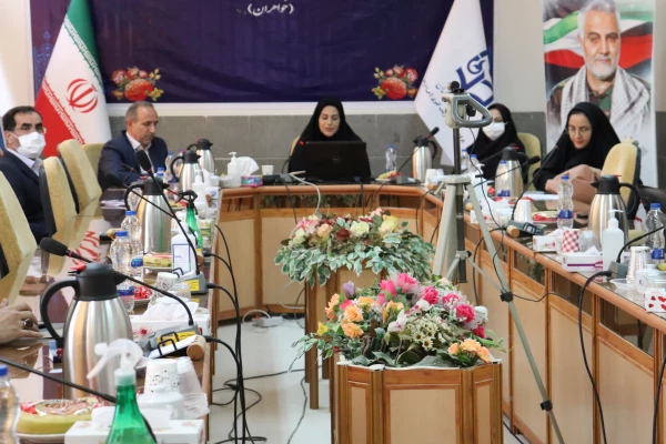 یکصد و پنجاه و دومین کرسی ترویجی با عنوان تاثیر هشت هفته تمرینات اصلاحی بر میزان فعالیت عضلات درگیر در استراتژی های تعادلی مچ پای دختران دارای سندروم پرنا سیون اندام تحتانی 6