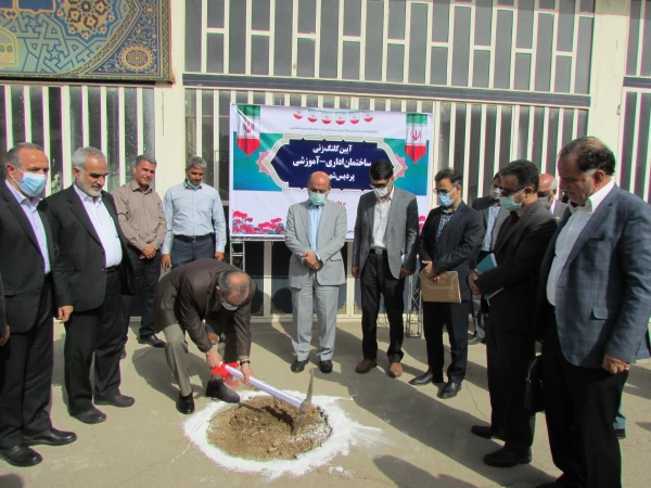 آیین کلنگ زنی ساختمان اداری-آموزشی پردیس شهید باهنر 4