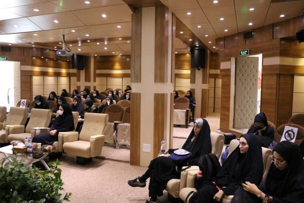 بازدید دانشجویان دانشگاه فرهنگیان از پارک علم و فناوری استان 9