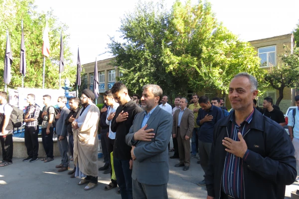 اعزام اولین کاروان دانشجویی دانشگاه فرهنگیان استان مرکزی به مراسم پیاده روی اربعین 3