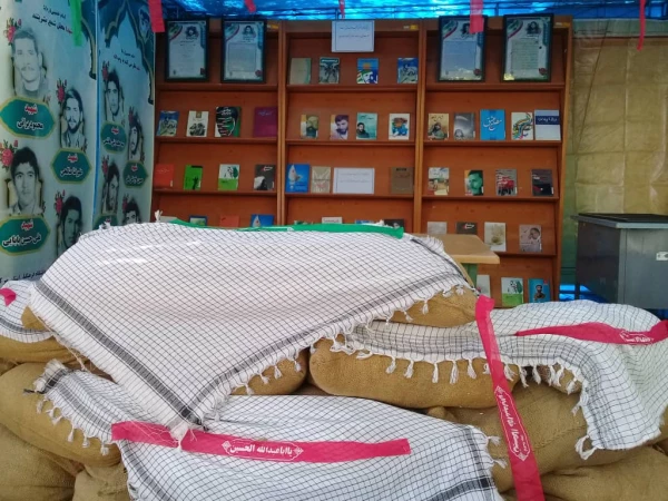 برپایی نمایشگاه کتاب  به مناسبت هفته دفاع مقدس  5