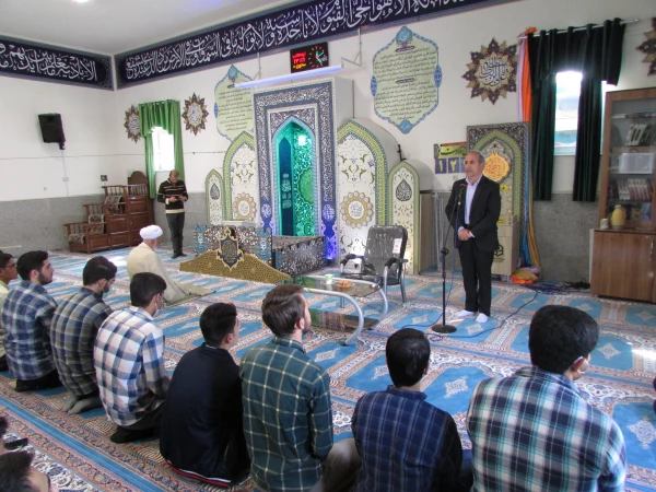 دانشجو معلمان مشعل داران هدایت هستند 5