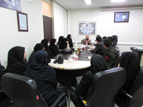 نشست رئیس دانشگاه با نمایندگان ورودی های 98 و اعضای شورای صنفی 3