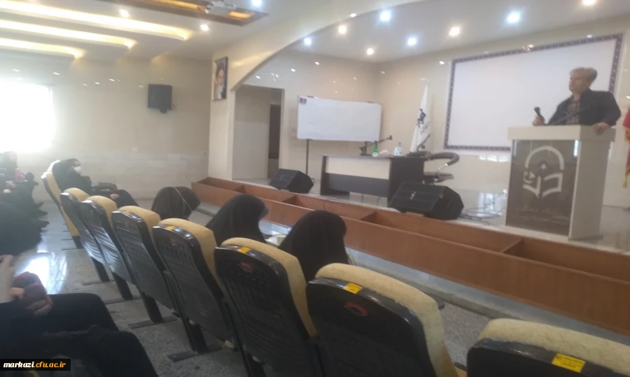 نشست صمیمی مسئولین پردیس زینب کبری با دانشجویان 2