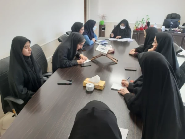 تقدیر از دانشجویان کانون همیاران سلامت و شورای صنفی 2