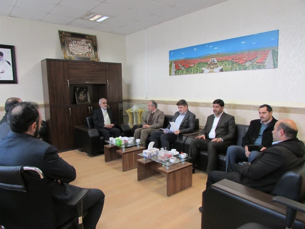 بازدید کارشناسان حوزه عمران سازمان مرکزی از محل واگذاری زمین به دانشگاه فرهنگیان استان 3