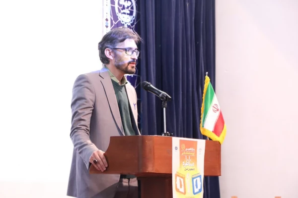 کسب رتبه اول تیم مناظره دانشجویی پردیس زینب کبری(س) استان مرکزی 5