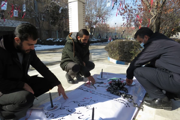 تواضع و ولایت پذیری دو ویژگی بارز سردار سلیمانی و آیت مصباح یزدی بود 5