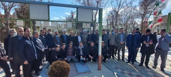 تجدید میثاق دانشگاهیان دانشگاه فرهنگیان استان مرکزی با شهدا به مناسبت دهه مبارک فجر 2