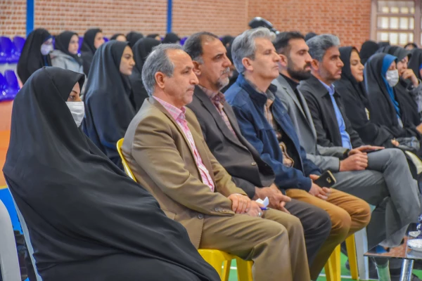 اولین دوره لیگ والیبال دانشجویان دختر دانشگاه فرهنگیان استان مرکزی افتتاح شد 3