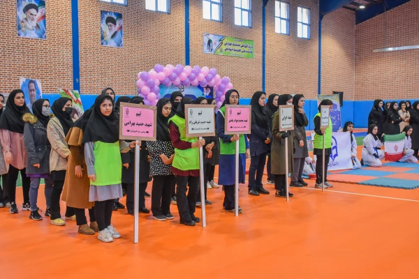 اولین دوره لیگ والیبال دانشجویان دختر دانشگاه فرهنگیان استان مرکزی افتتاح شد 7