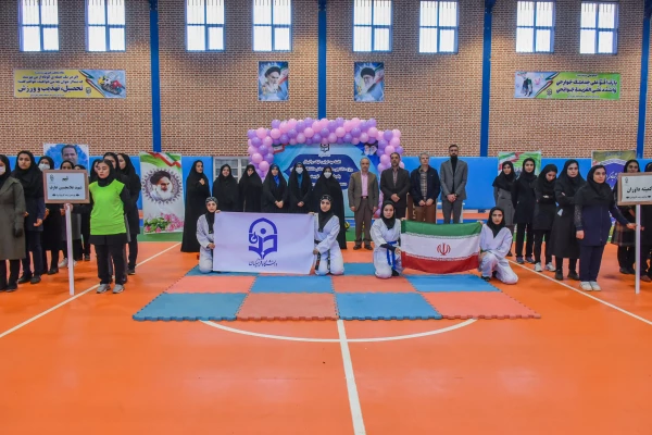 اولین دوره لیگ والیبال دانشجویان دختر دانشگاه فرهنگیان استان مرکزی افتتاح شد 8