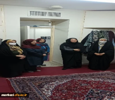 اهدای شیرینی به دانشجویان خوابگاهی به مناسبت روز جوان