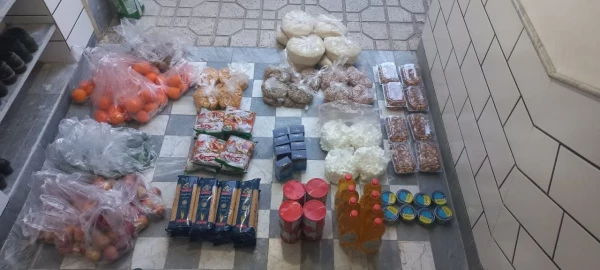 توزیع بسته های معیشتی میان نیازمندان در آستانه عید نوروز 3