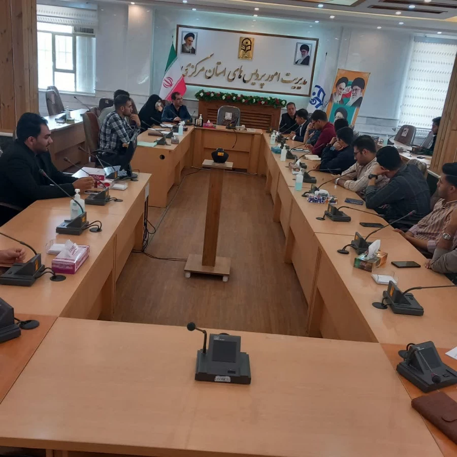 نشست صمیمی معاونت آموزشی و مدیران گروه های آموزشی با نمایندگان کلاس ها 3