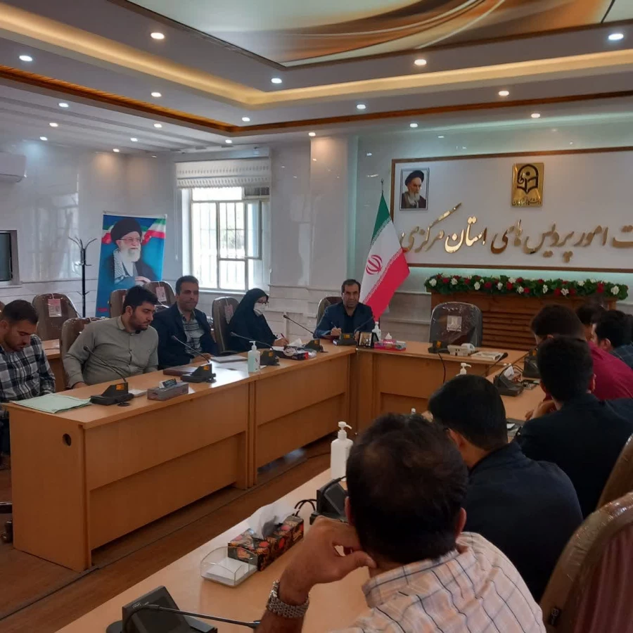 نشست صمیمی معاونت آموزشی و مدیران گروه های آموزشی با نمایندگان کلاس ها 4