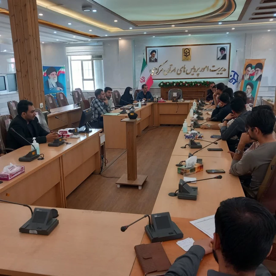 نشست صمیمی معاونت آموزشی و مدیران گروه های آموزشی با نمایندگان کلاس ها 5