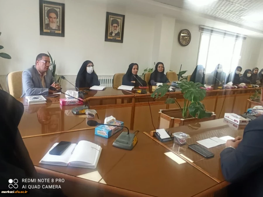 نشست صمیمی معاونت آموزشی و مدیران گروه های آموزشی با نمایندگان کلاس ها 2