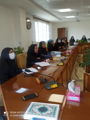 نشست صمیمی معاونت آموزشی و مدیران گروه های آموزشی با نمایندگان کلاس ها 3