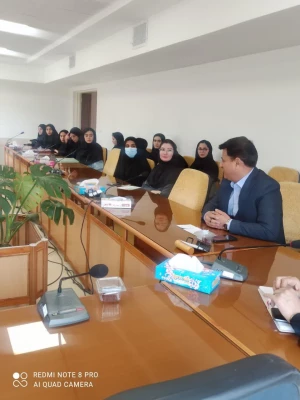 نشست صمیمی معاونت آموزشی و مدیران گروه های آموزشی با نمایندگان کلاس ها 4