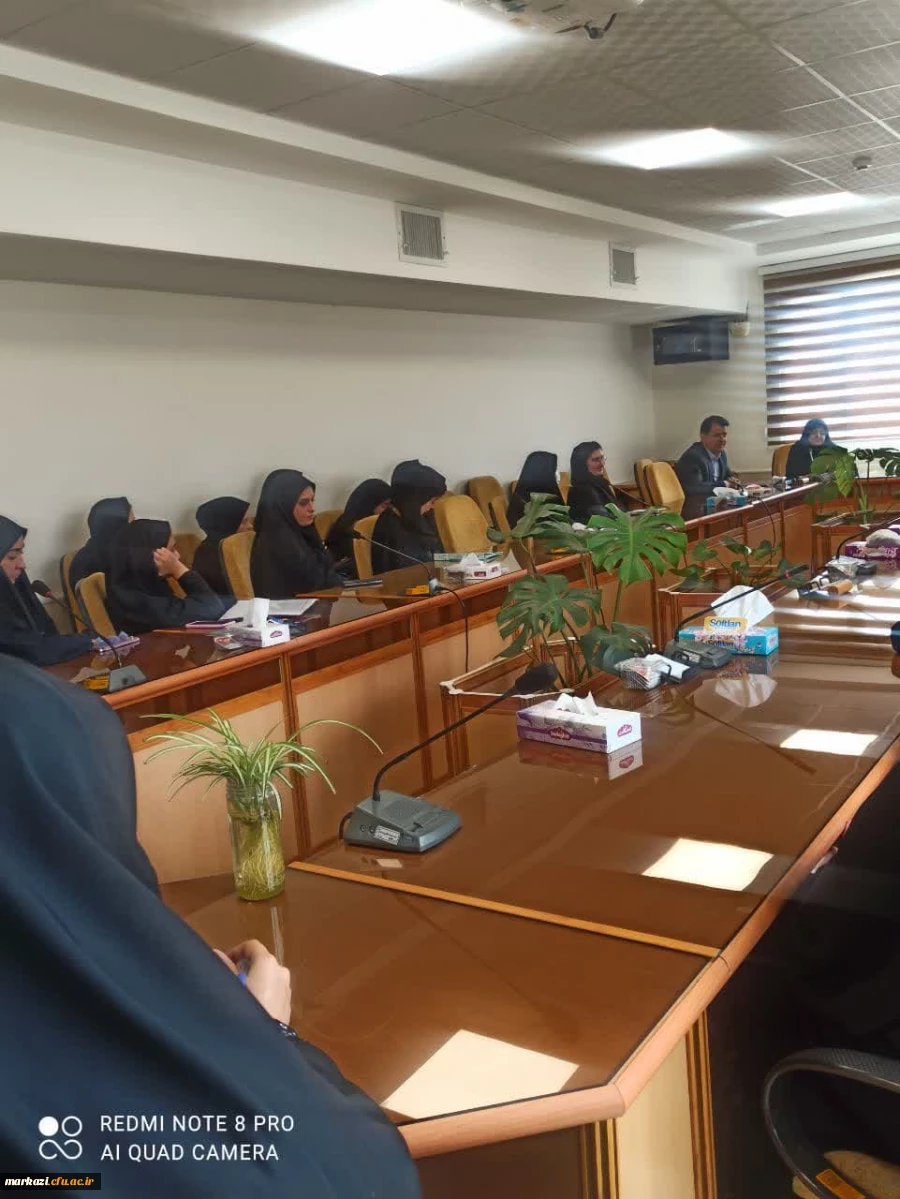 نشست صمیمی معاونت آموزشی و مدیران گروه های آموزشی با نمایندگان کلاس ها 5