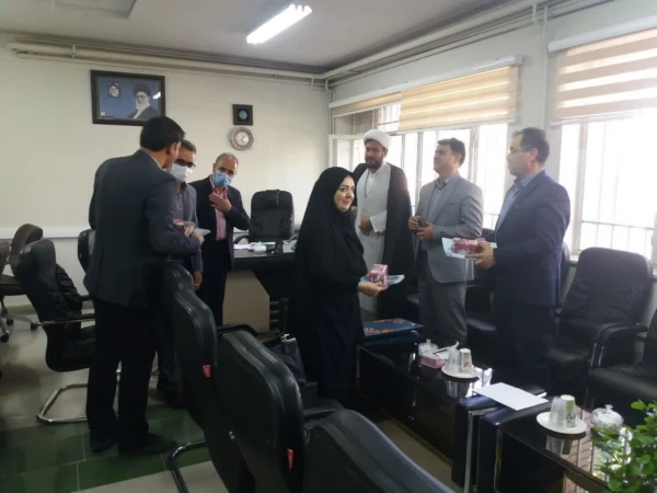  تقدیر از همکاران مرکز مشاوره و سلامت دانشگاه به مناسبت رو مشاور و روانشناس 4