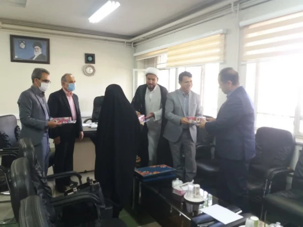  تقدیر از همکاران مرکز مشاوره و سلامت دانشگاه به مناسبت رو مشاور و روانشناس 5