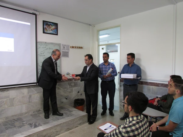 با حضور در کلاسهای اساتید از زحمات ایشان تقدیر شد 3