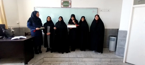 با حضور در کلاسهای اساتید از زحمات ایشان تقدیر شد 13