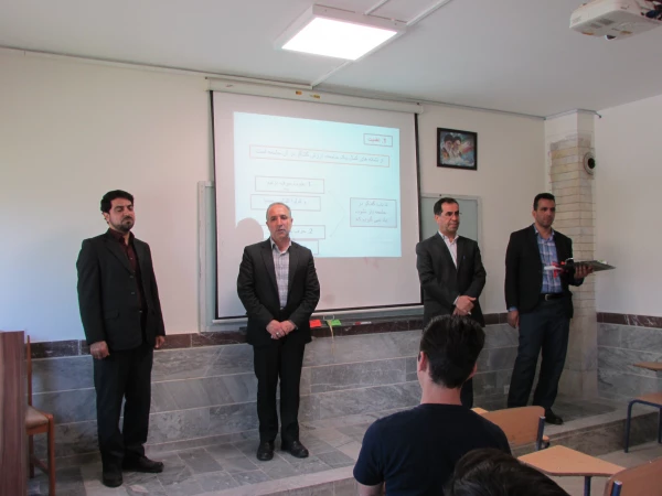 با حضور در کلاسهای اساتید از زحمات ایشان تقدیر شد 10